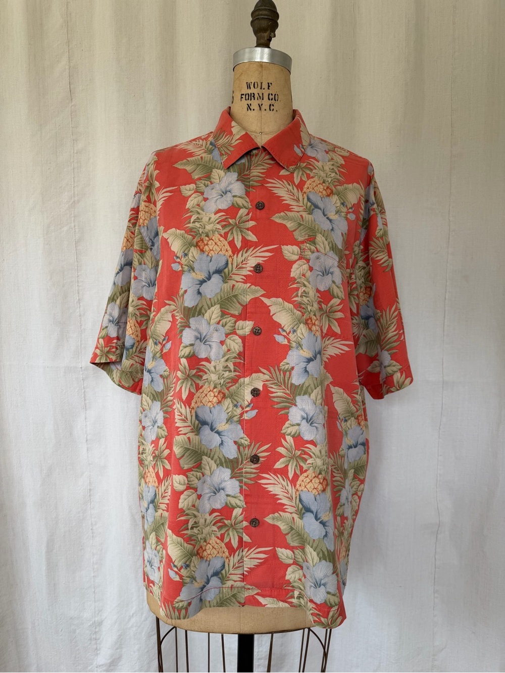 Tommy Bahama 100% Silk Hawaiian Shirt Pineapple Hibiscus Red Blue M